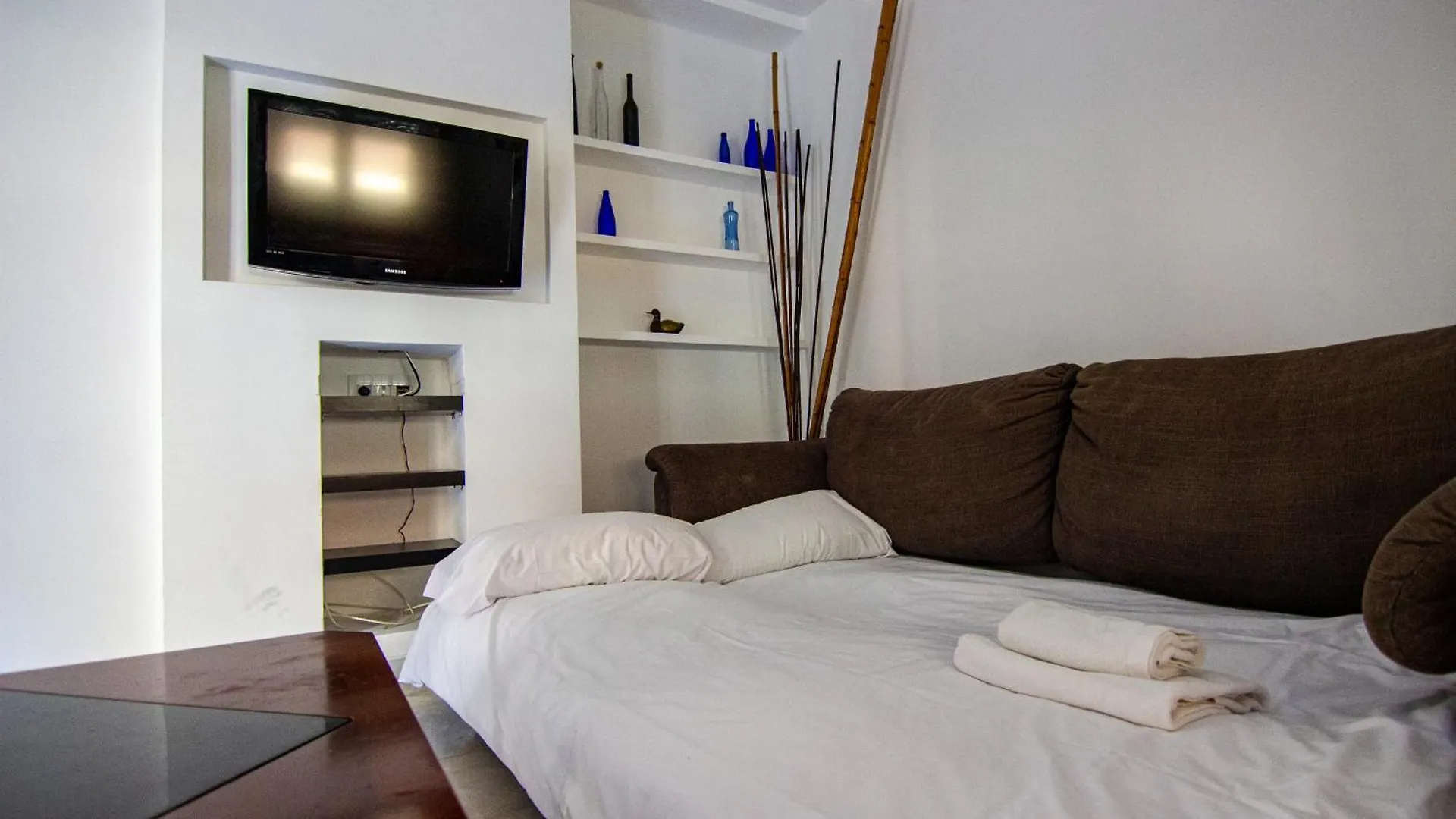 Apartment Apartamento Amplio Y Luminoso A 2 Min Del Centro Seville Spain
